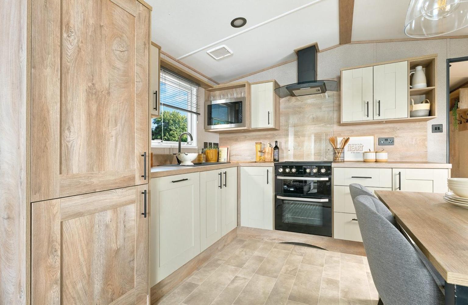 Emma'S Oasis 2-Bedroom Caravan At Durdle Door Sleeps 4 West Lulworth Eksteriør billede